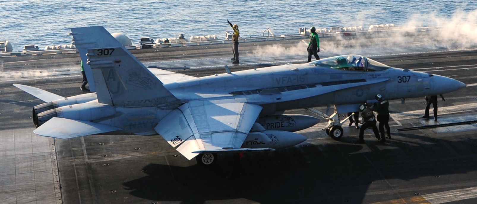 vfa-15 valions strike fighter squadron f/a-18c hornet cvn-77 uss george h. w. bush cvw-8 us navy 23p