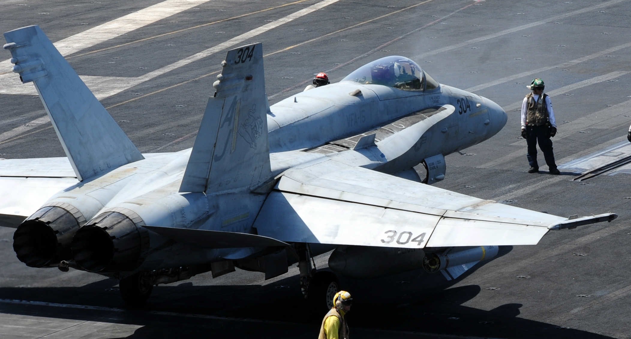 vfa-15 valions strike fighter squadron f/a-18c hornet cvn-77 uss george h. w. bush cvw-8 us navy 29p