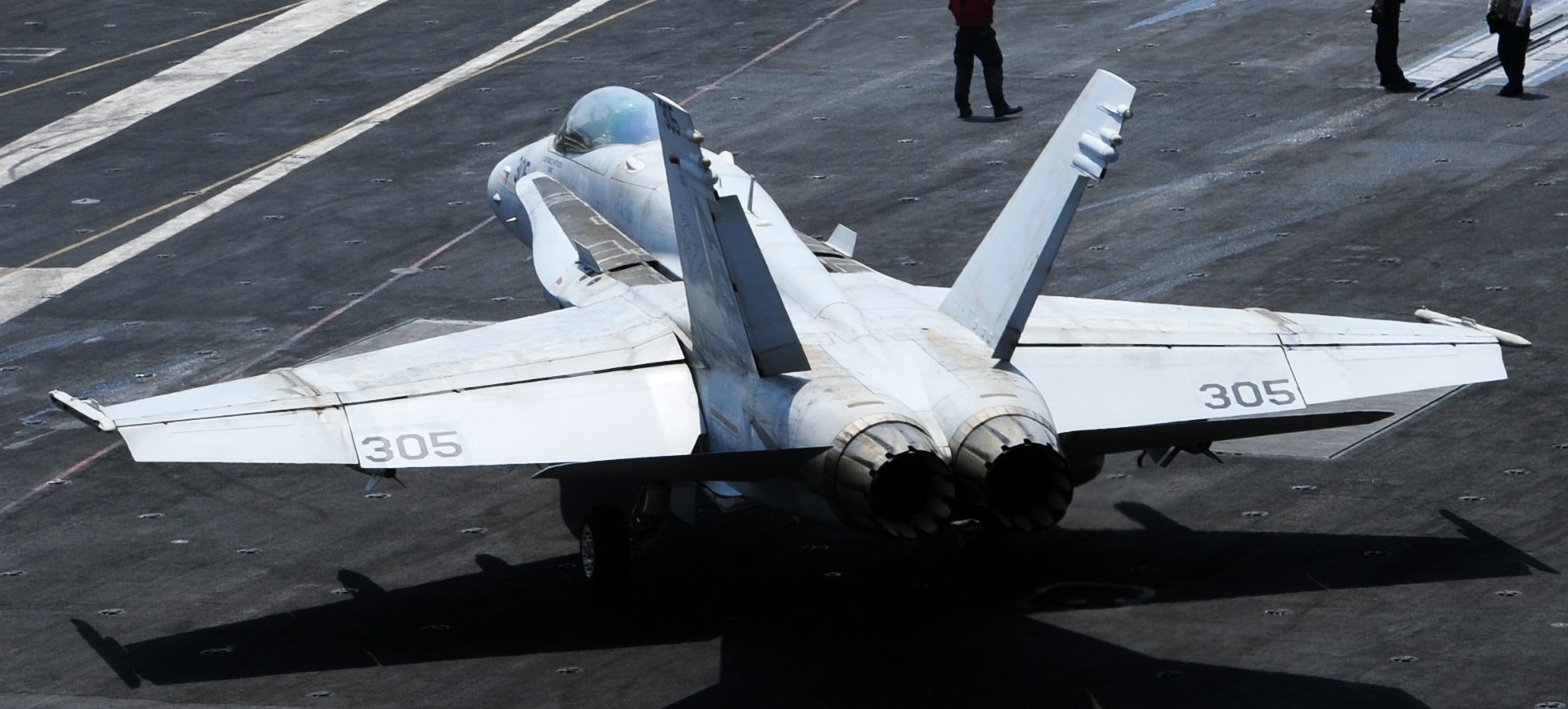vfa-15 valions strike fighter squadron f/a-18c hornet cvn-77 uss george h. w. bush cvw-8 us navy 37p