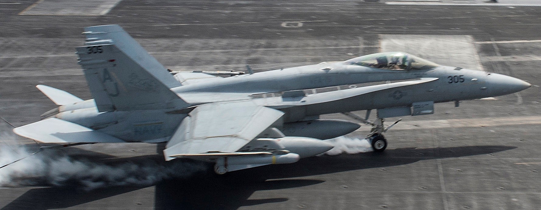 vfa-15 valions strike fighter squadron f/a-18c hornet cvn-77 uss george h. w. bush cvw-8 us navy 43p