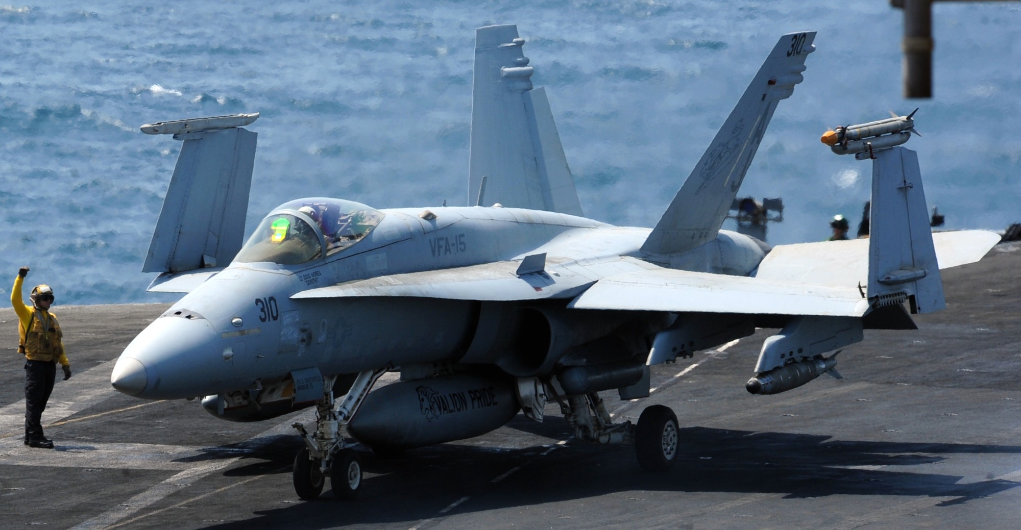vfa-15 valions strike fighter squadron f/a-18c hornet cvn-77 uss george h. w. bush cvw-8 us navy 44p