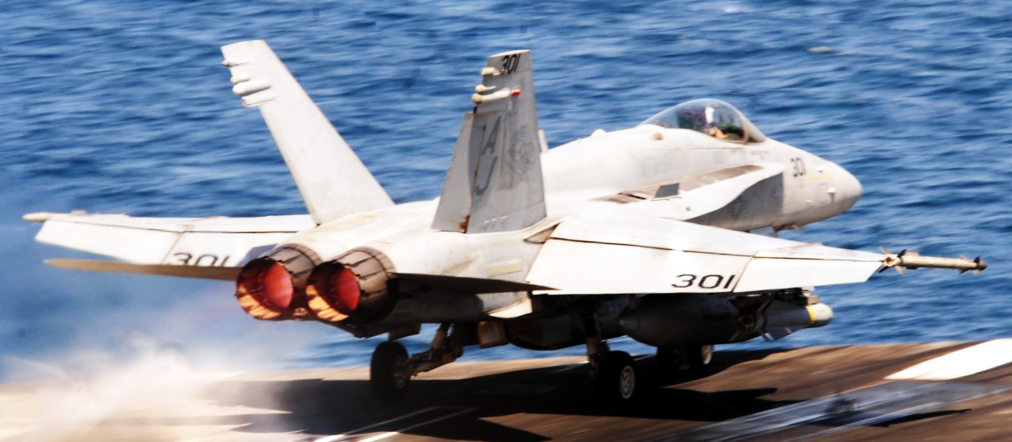 vfa-15 valions strike fighter squadron f/a-18c hornet cvn-77 uss george h. w. bush cvw-8 us navy 45p