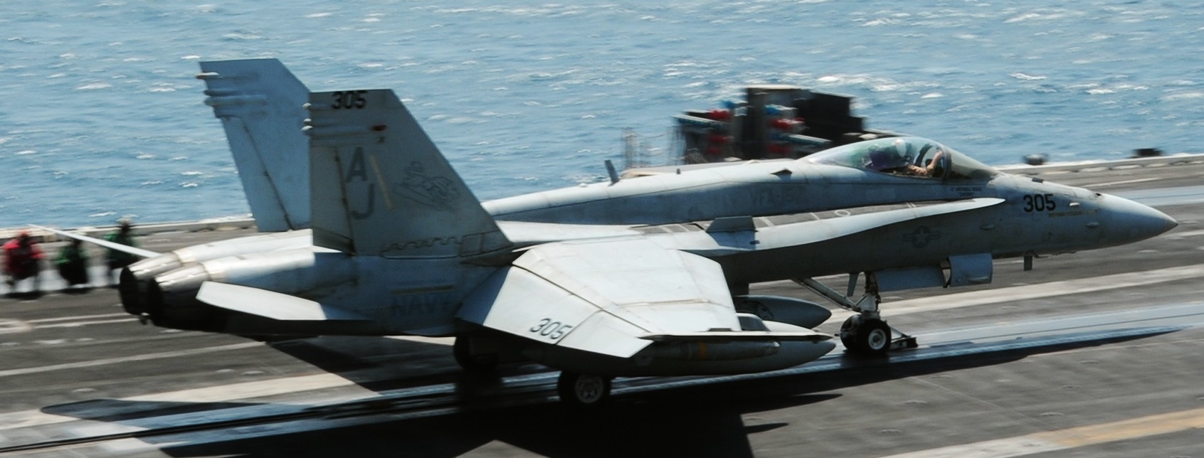 vfa-15 valions strike fighter squadron f/a-18c hornet cvn-77 uss george h. w. bush cvw-8 us navy 49p