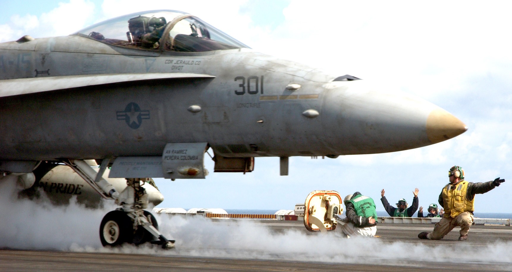 vfa-15 valions strike fighter squadron f/a-18c hornet cvn-71 uss theodore roosevelt cvw-8 us navy 69p