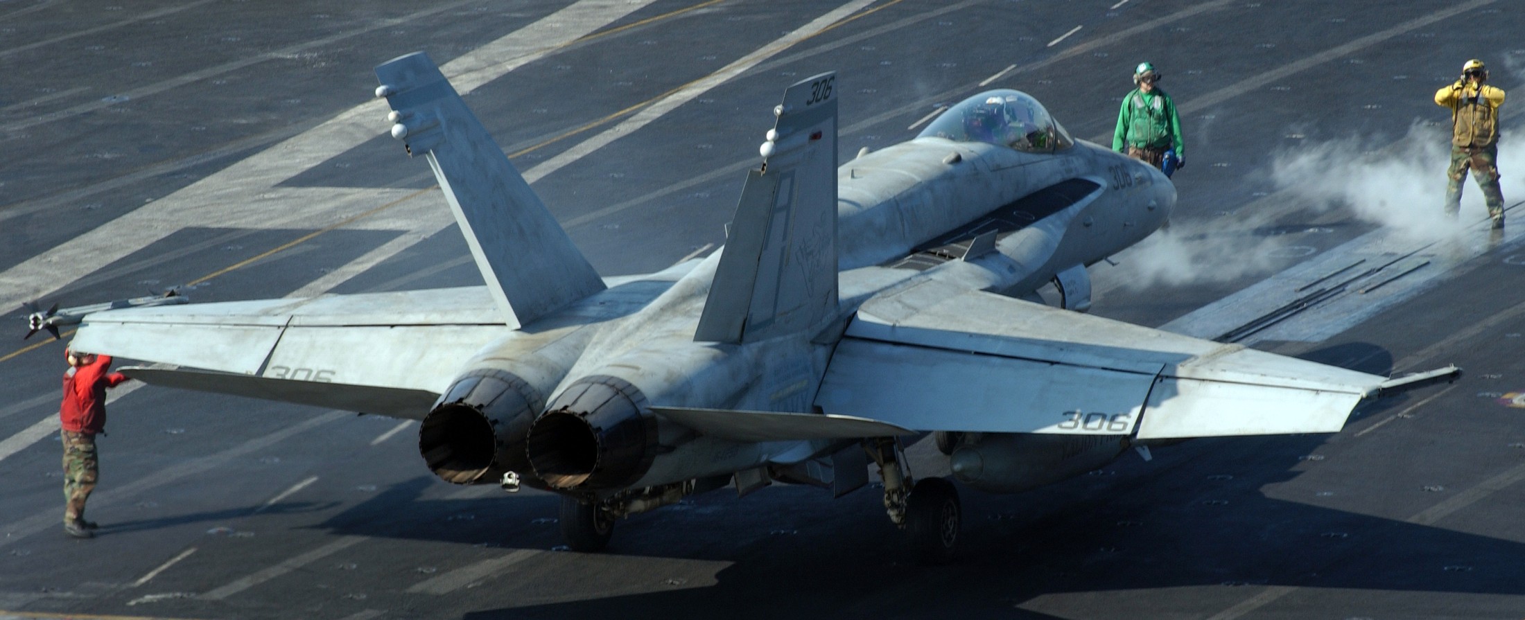 vfa-15 valions strike fighter squadron f/a-18c hornet cvn-71 uss theodore roosevelt cvw-8 us navy 77p