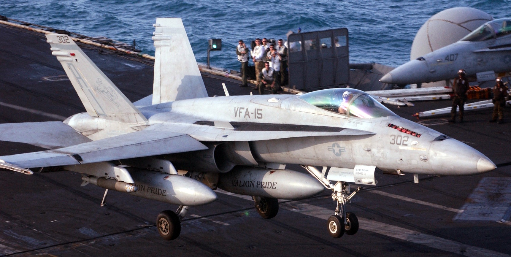 vfa-15 valions strike fighter squadron f/a-18c hornet cvn-71 uss theodore roosevelt cvw-8 us navy 81p