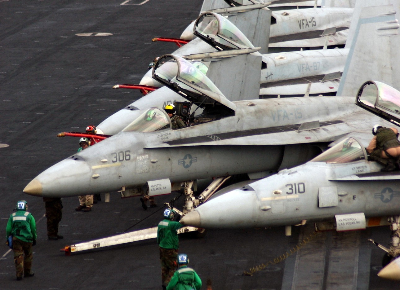 vfa-15 valions strike fighter squadron f/a-18c hornet cvn-71 uss theodore roosevelt cvw-8 us navy 83p