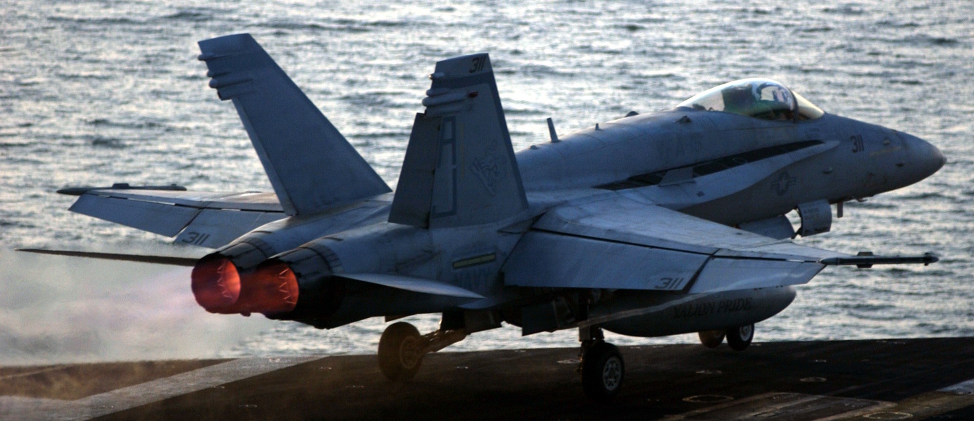 vfa-15 valions strike fighter squadron f/a-18c hornet cvn-71 uss theodore roosevelt cvw-8 us navy 86p