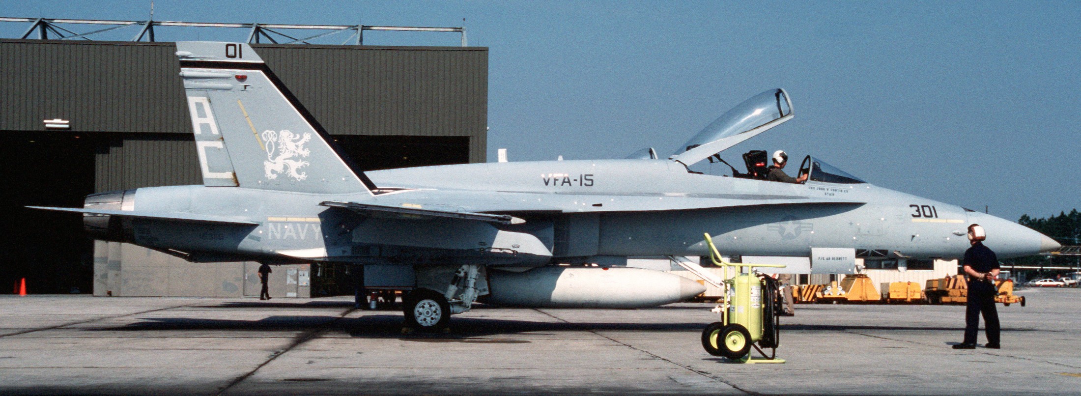 vfa-15 valions strike fighter squadron f/a-18a hornet us navy 110