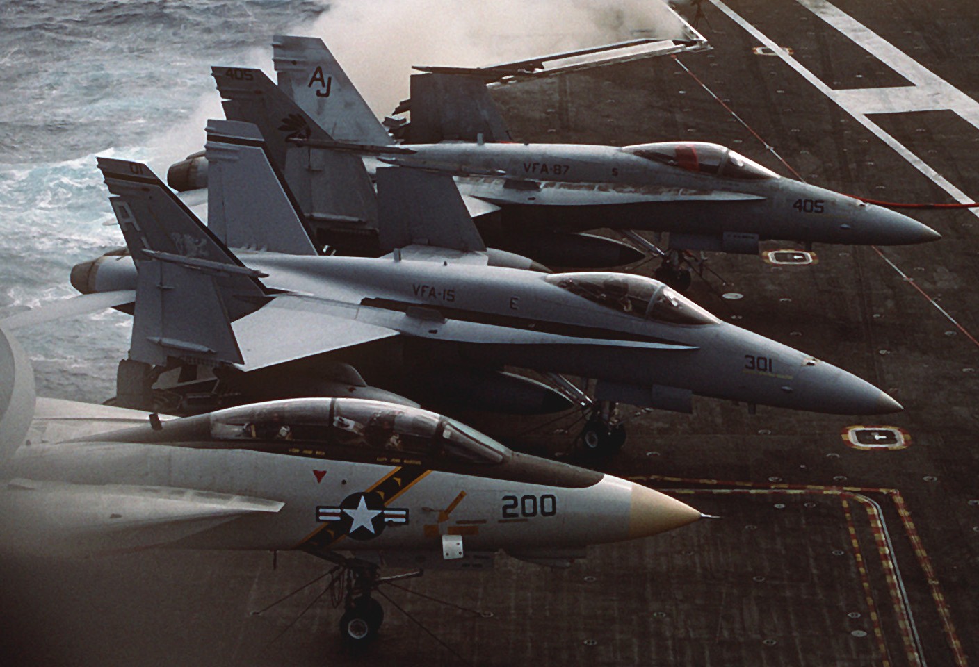 vfa-15 valions strike fighter squadron f/a-18a hornet cvn-72 uss abraham lincoln cvw-8 us navy 118