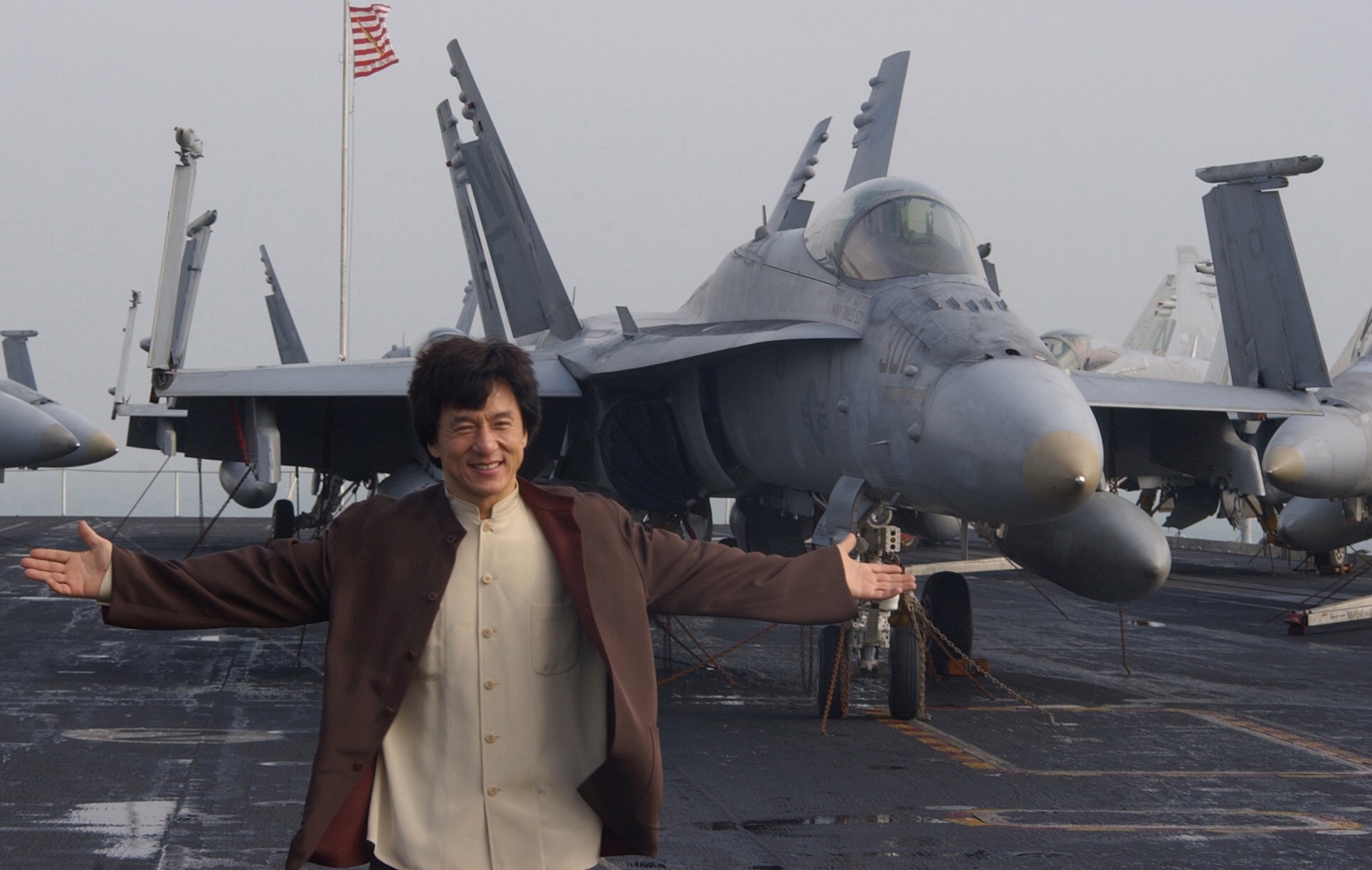 vfa-192 golden dragons strike fighter squadron navy f/a-18c hornet carrier air wing cvw-5 uss kitty hawk cv-63 114 jackie chan