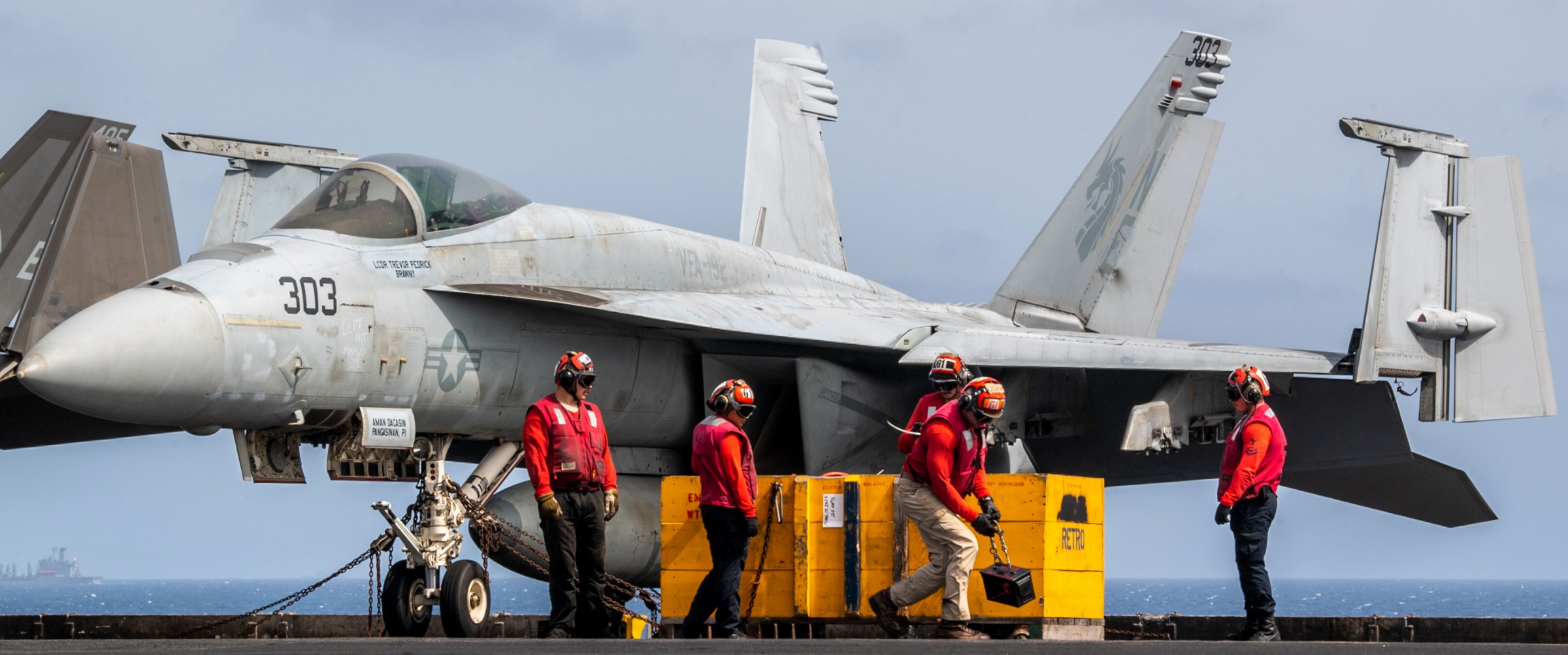 vfa-192 golden dragons f/a-18e super hornet strike fighter squadron cvn-70 uss carl vinson 234
