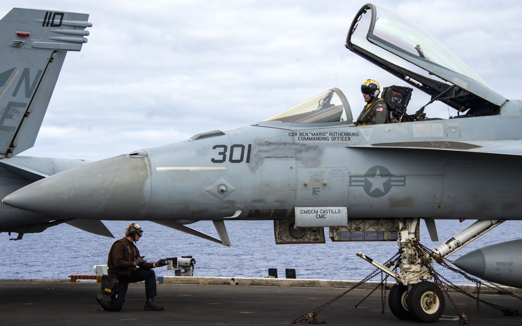 vfa-192 golden dragons f/a-18e super hornet strike fighter squadron cvn-70 uss carl vinson 241