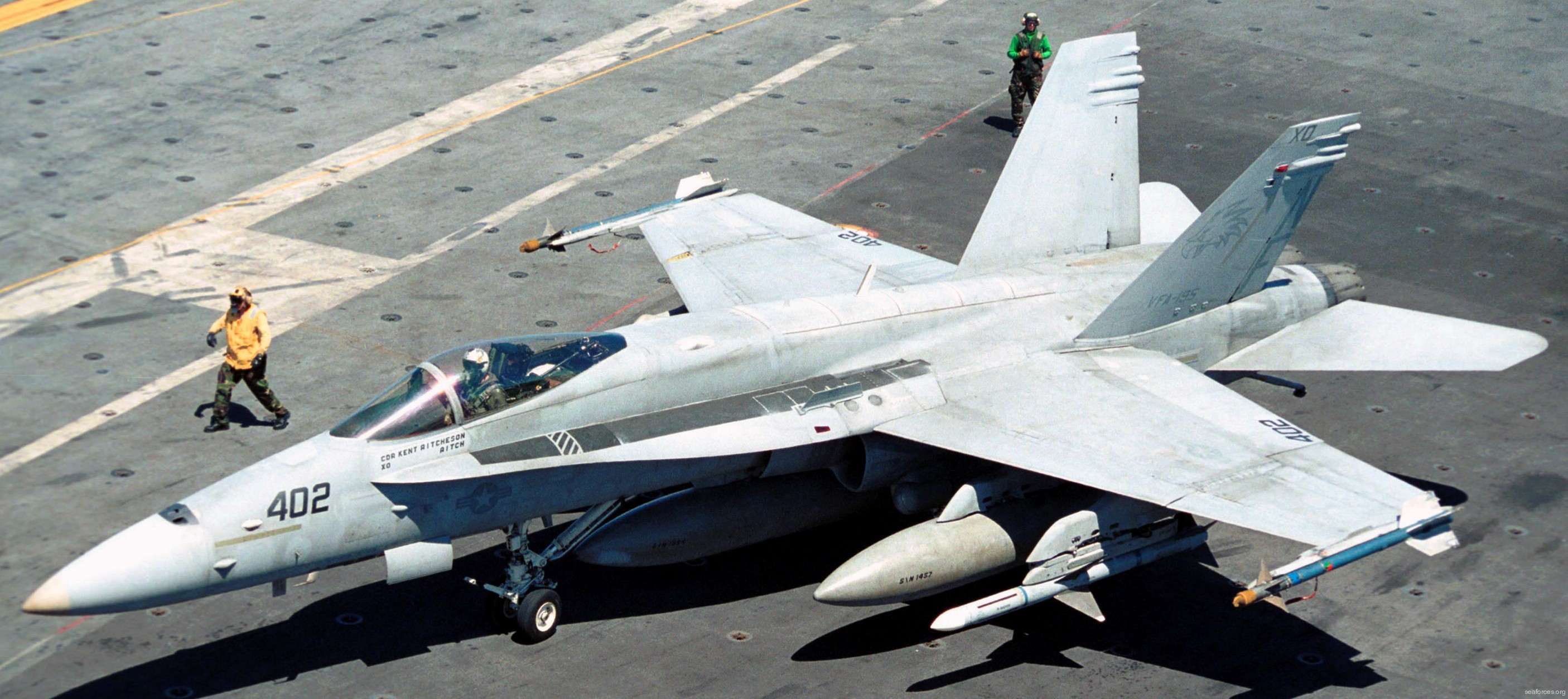 vfa-195 dambusters strike fighter squadron navy f/a-18c hornet carrier air wing cvw-5 uss kitty hawk cv-63 88