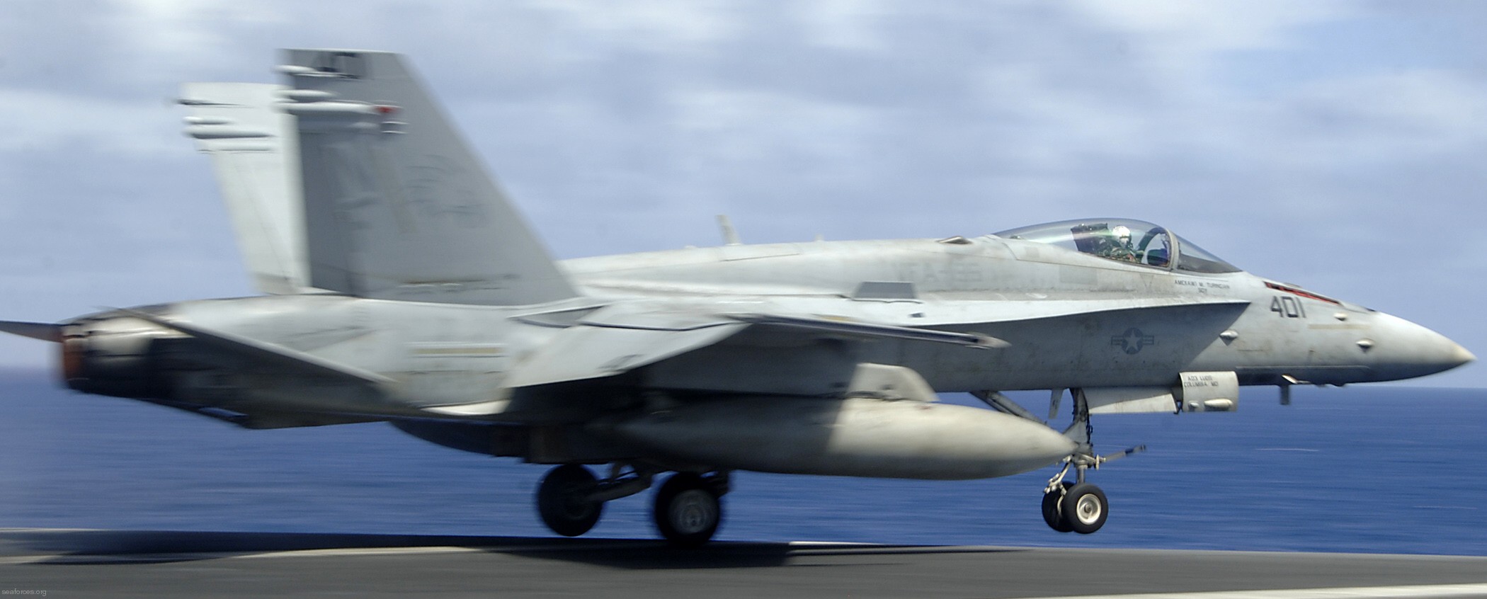 vfa-195 dambusters strike fighter squadron navy f/a-18c hornet carrier air wing cvw-5 uss george washington cvn-73 99