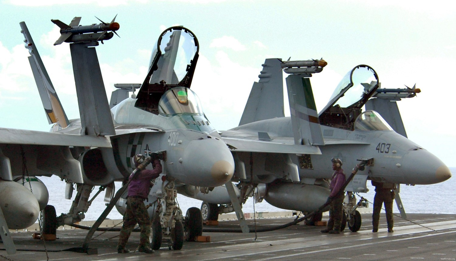 vfa-195 dambusters strike fighter squadron navy f/a-18c hornet carrier air wing cvw-5 uss kitty hawk cv-63 106