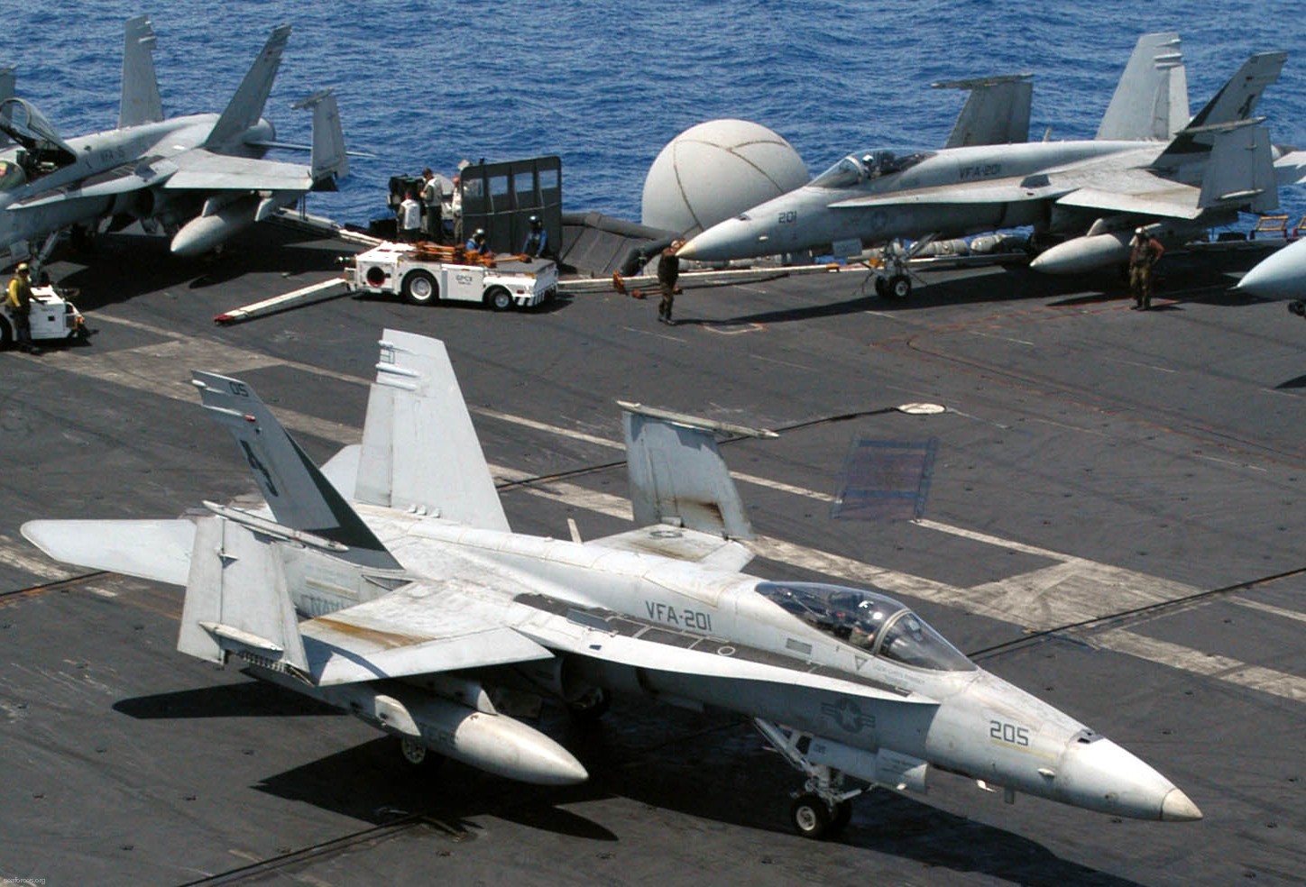 vfa-201 hunters strike fighter squadron us navy reserve f/a-18a hornet carrier air wing cvw-8 uss theodore roosevelt cvn-71 17