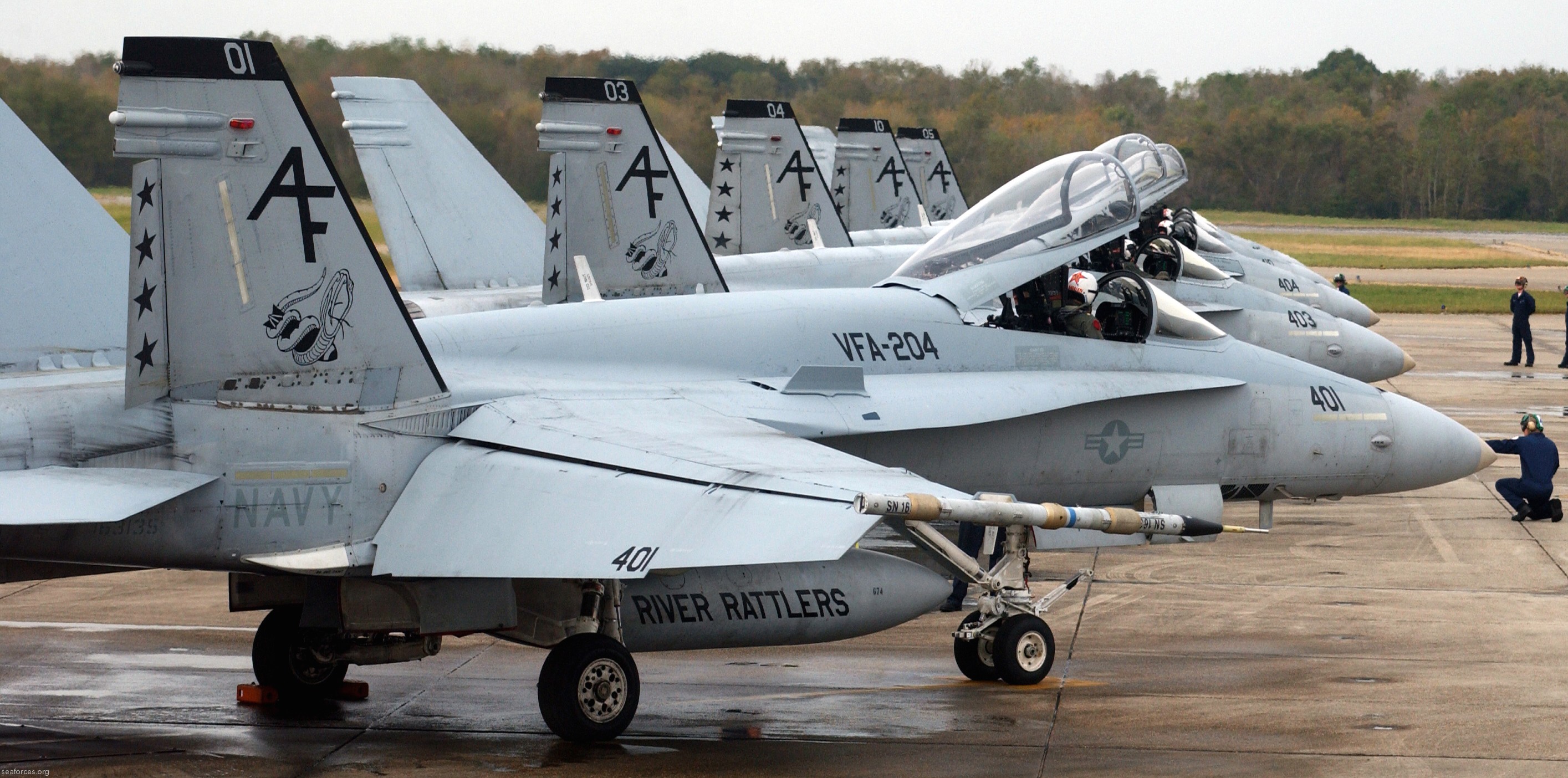 vfa-204 river rattlers f/a-18a+ hornet strike fighter squadron us navy reserve 10