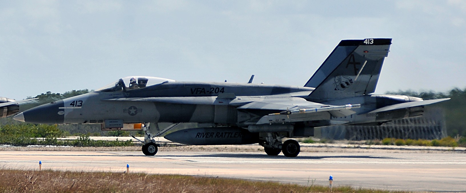 vfa-204 river rattlers f/a-18a+ hornet strike fighter squadron us navy reserve 25
