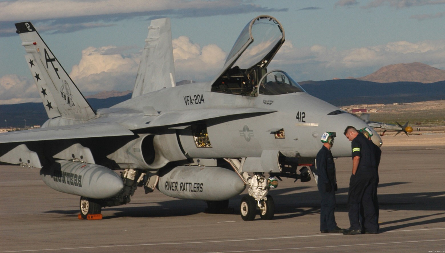 vfa-204 river rattlers f/a-18a+ hornet strike fighter squadron us navy reserve 31 nellis afb nevada