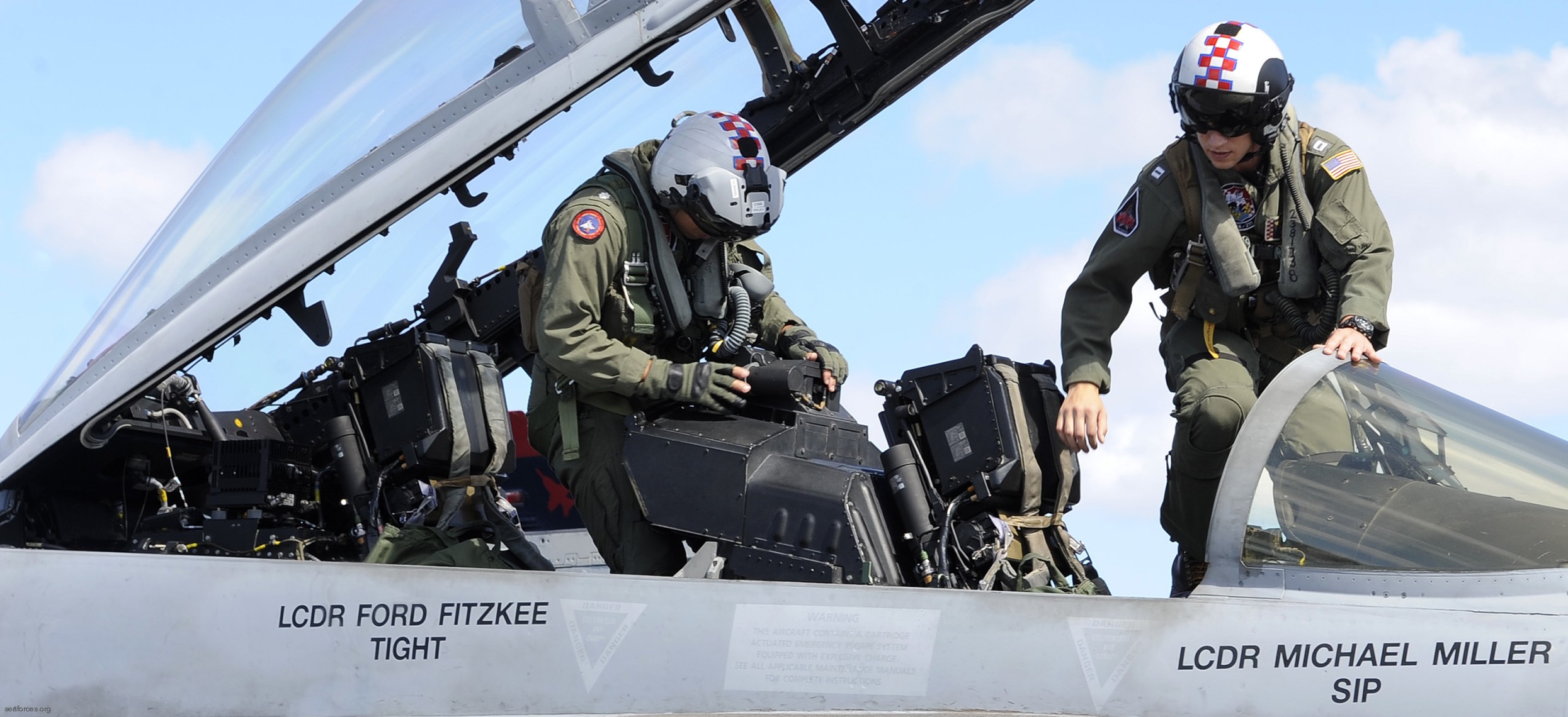 vfa-211 fighting checkmates strike fighter squadron f/a-18f super hornet navy carrier air wing cvw-1 uss harry s. truman cvn-75 93a cockpit ejection seat