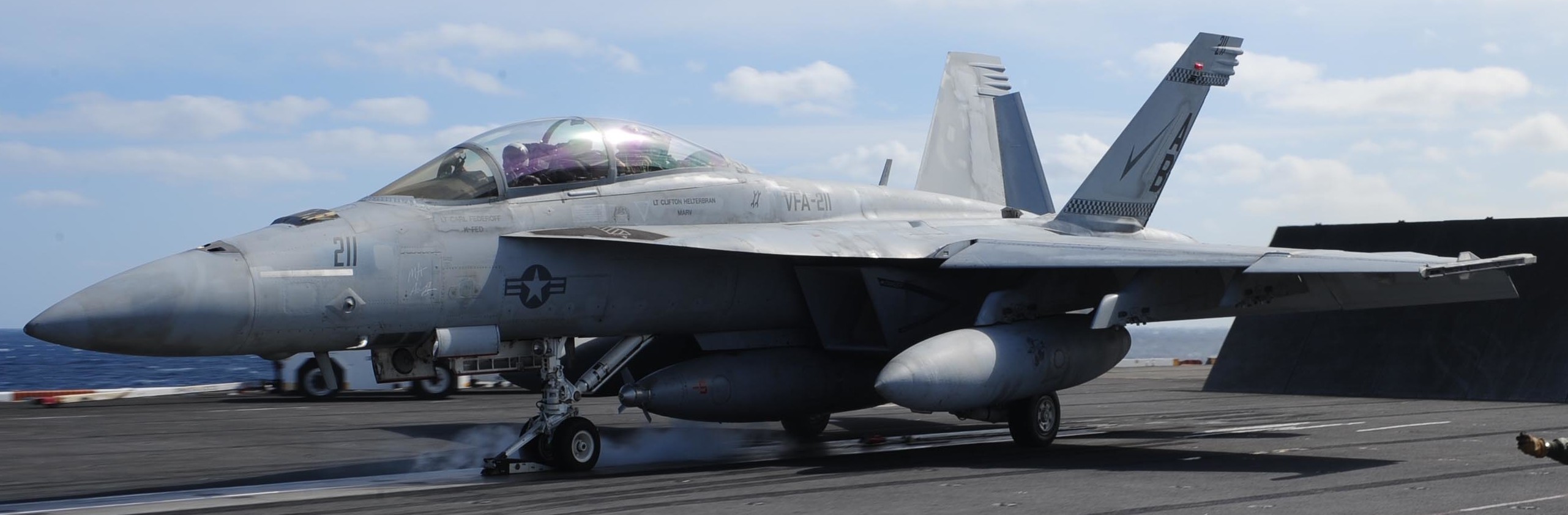 vfa-211 fighting checkmates strike fighter squadron f/a-18f super hornet navy carrier air wing cvw-1 uss theodore roosevelt cvn-71 112