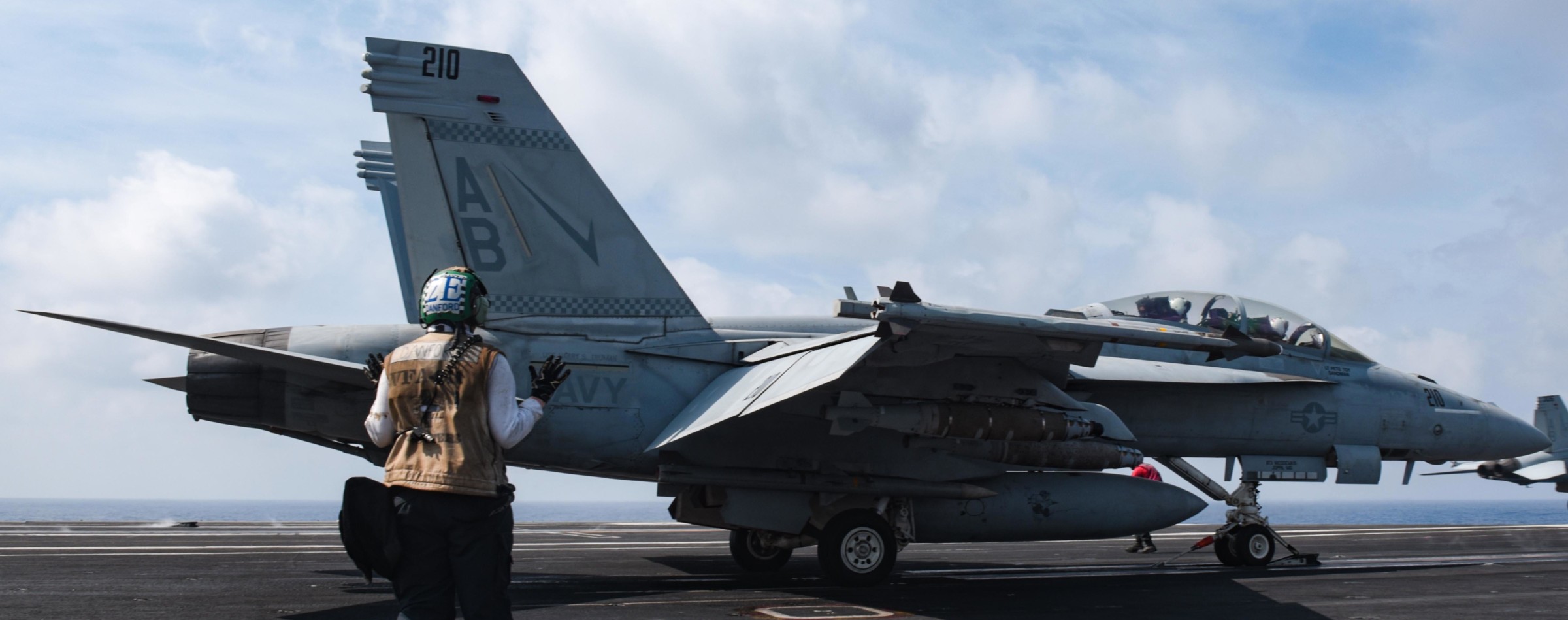 vfa-211 fighting checkmates strike fighter squadron f/a-18f super hornet navy carrier air wing cvw-1 uss harry s. truman cvn-75 117