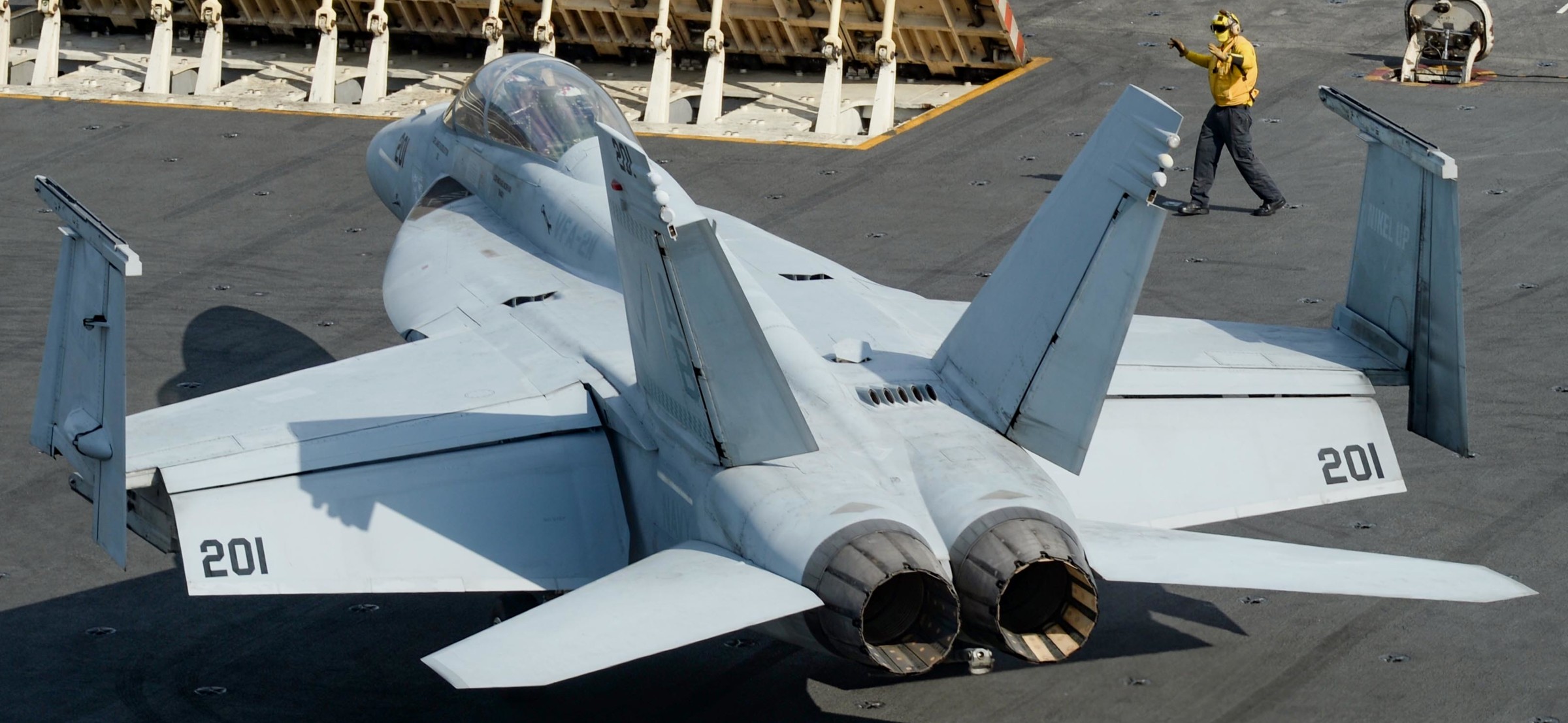 vfa-211 fighting checkmates strike fighter squadron f/a-18f super hornet cvw-1 uss harry s. truman cvn-75 123