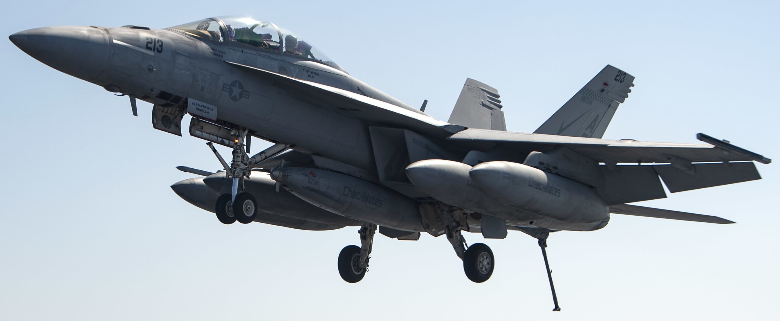 vfa-211 fighting checkmates strike fighter squadron f/a-18f super hornet cvw-1 uss harry s. truman cvn-75 124