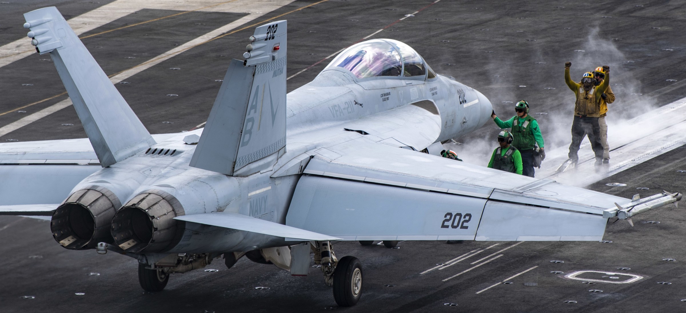 vfa-211 fighting checkmates strike fighter squadron f/a-18f super hornet cvw-1 uss harry s. truman cvn-75 130