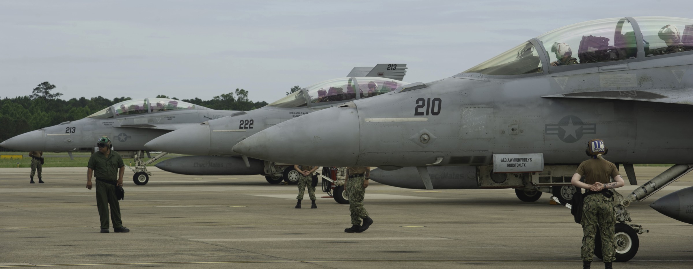 vfa-211 fighting checkmates strike fighter squadron f/a-18f super hornet returning nas oceana virginia 2020 134