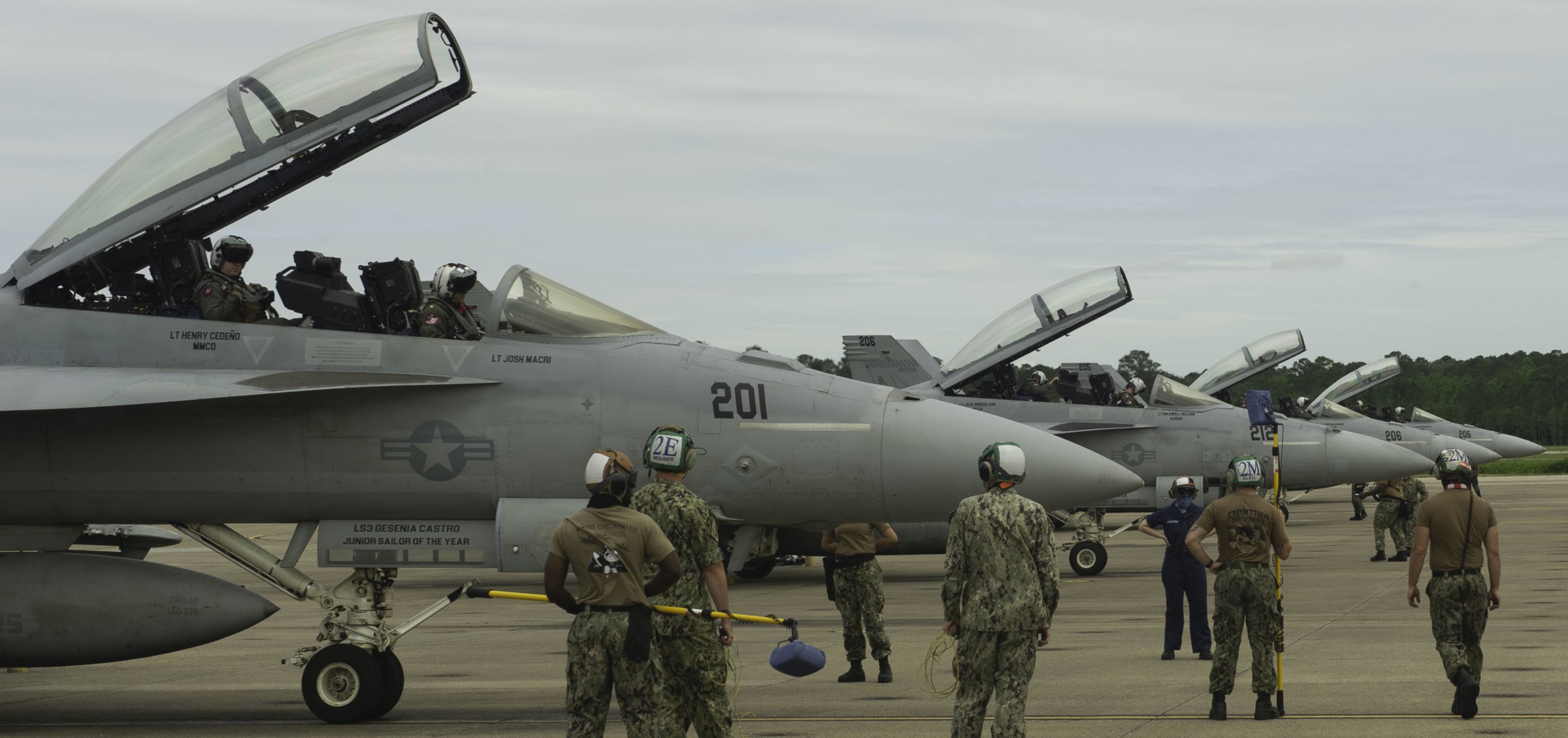 vfa-211 fighting checkmates strike fighter squadron f/a-18f super hornet nas oceana virginia 2020 135