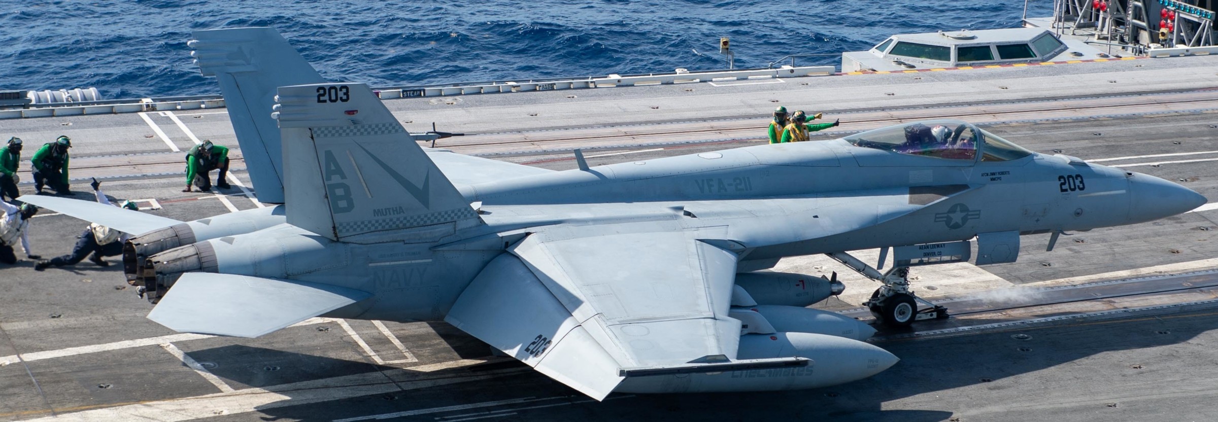 vfa-211 fighting checkmates strike fighter squadron f/a-18e super hornet cvw-1 uss harry s. truman cvn-75 137