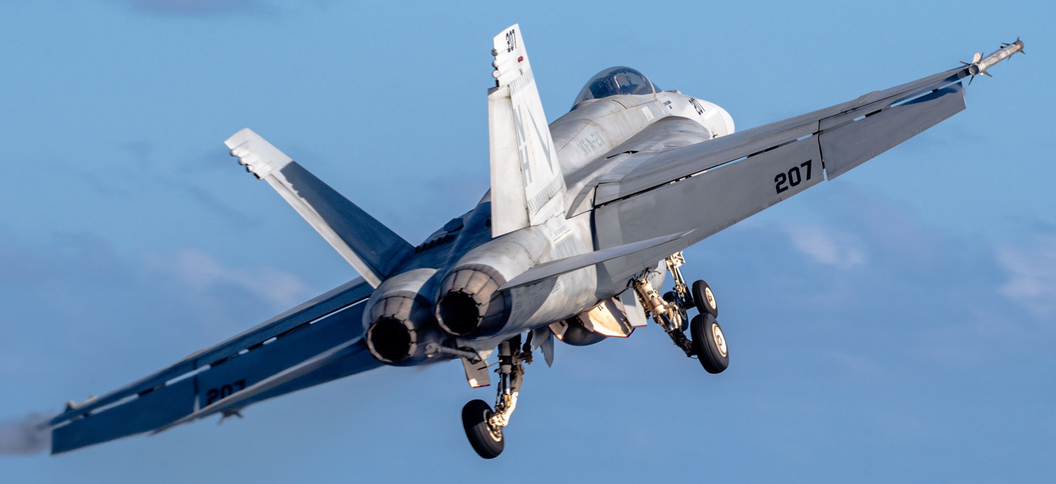 vfa-211 fighting checkmates strike fighter squadron f/a-18e super hornet cvw-11 uss theodore roosevelt cvn-71 170