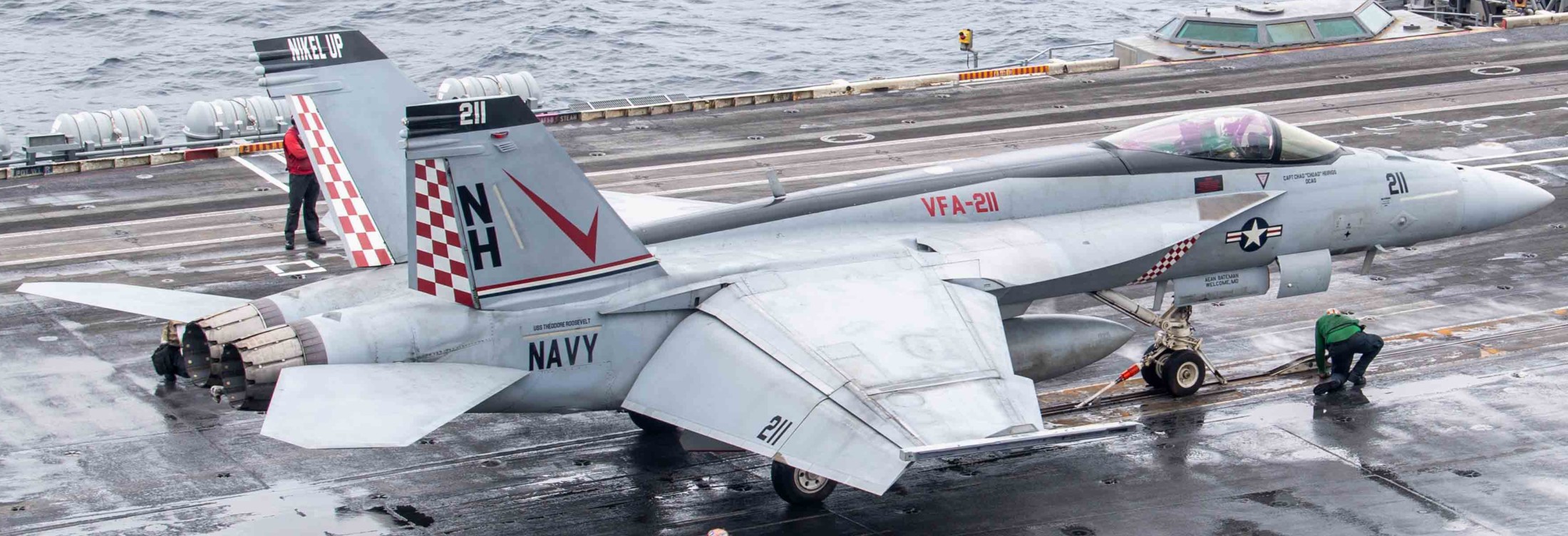 vfa-211 fighting checkmates strike fighter squadron f/a-18e super hornet cvw-11 uss theodore roosevelt cvn-71 172