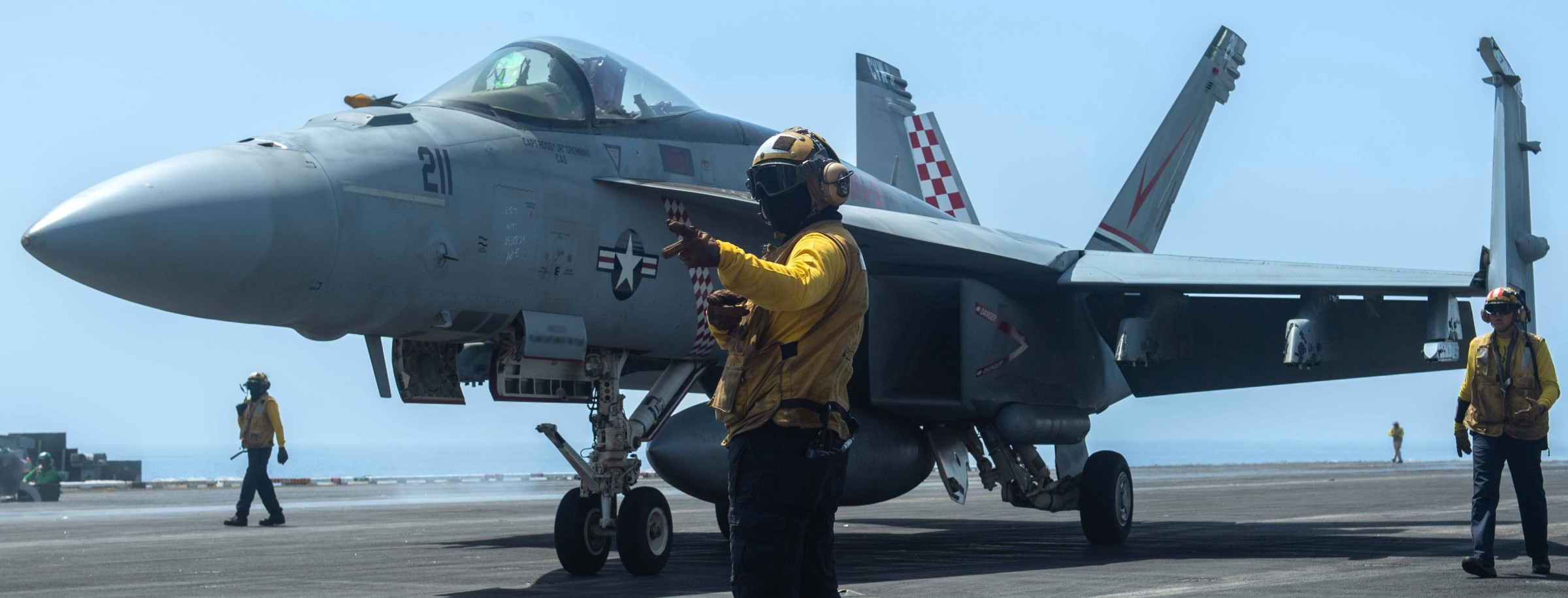 vfa-211 fighting checkmates strike fighter squadron f/a-18e super hornet cvw-11 uss theodore roosevelt cvn-71 173