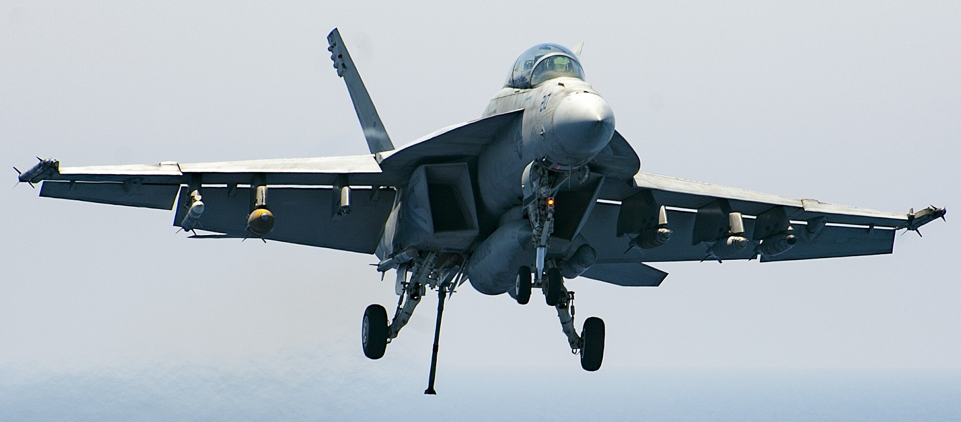 vfa-213 black lions strike fighter squadron us navy f/a-18f super hornet cvw-8 uss george h. w. bush cvn-77 32