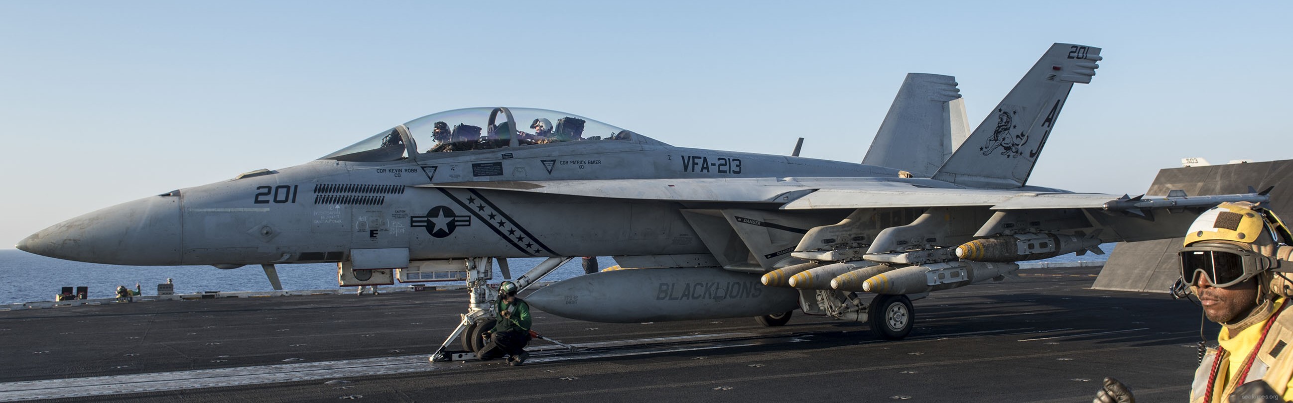 vfa-213 black lions strike fighter squadron us navy f/a-18f super hornet cvw-8 uss george h. w. bush cvn-77 35