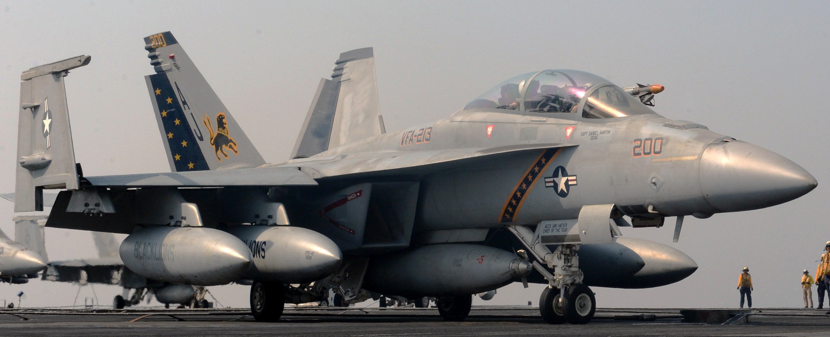 vfa-213 black lions strike fighter squadron us navy f/a-18f super hornet cvw-8 uss george h. w. bush cvn-77 70