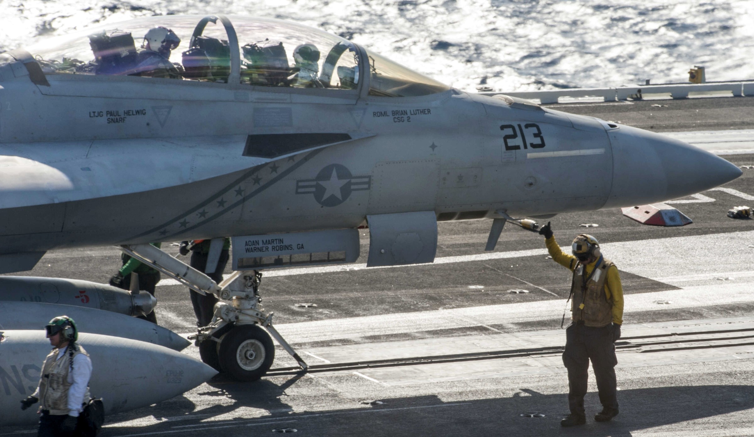 vfa-213 black lions strike fighter squadron us navy f/a-18f super hornet cvw-8 uss george h. w. bush cvn-77 103