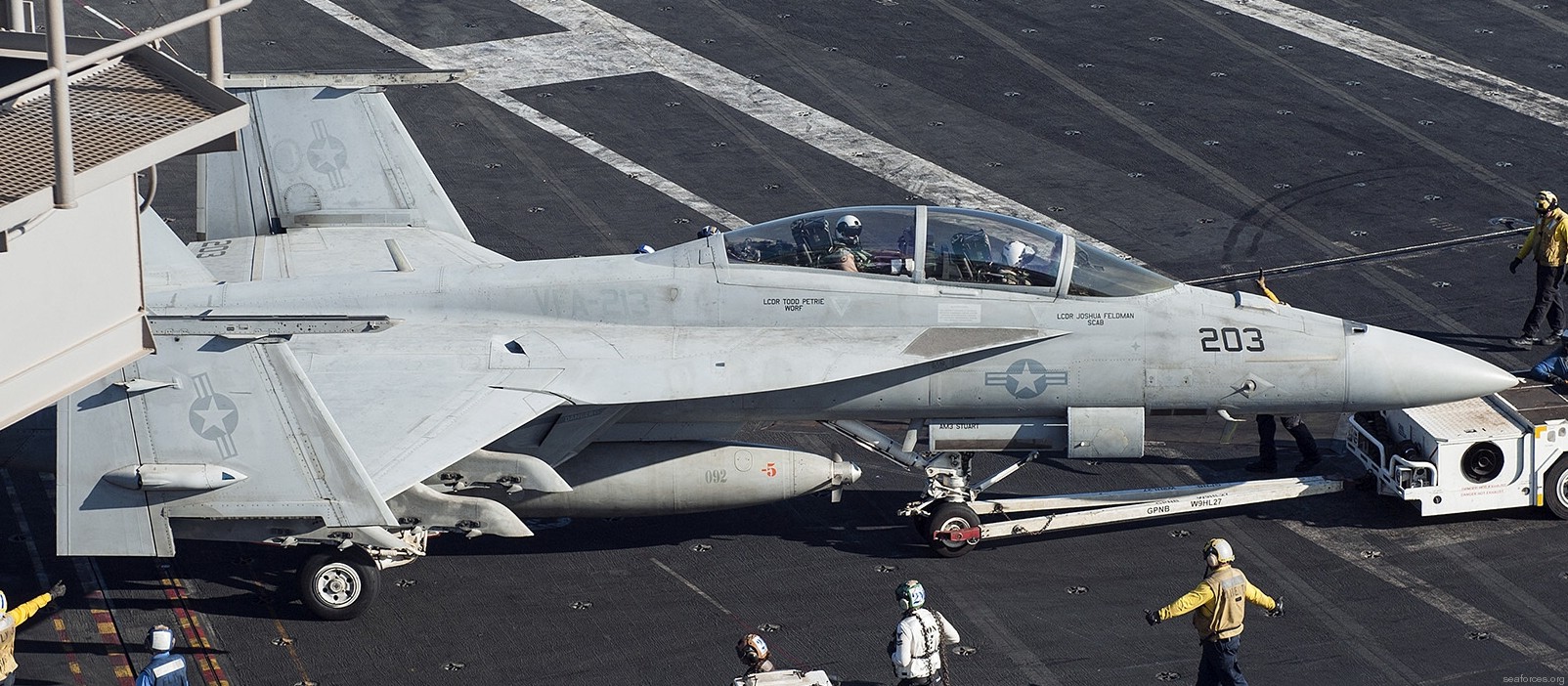 vfa-213 black lions strike fighter squadron us navy f/a-18f super hornet cvw-8 uss george h. w. bush cvn-77 107