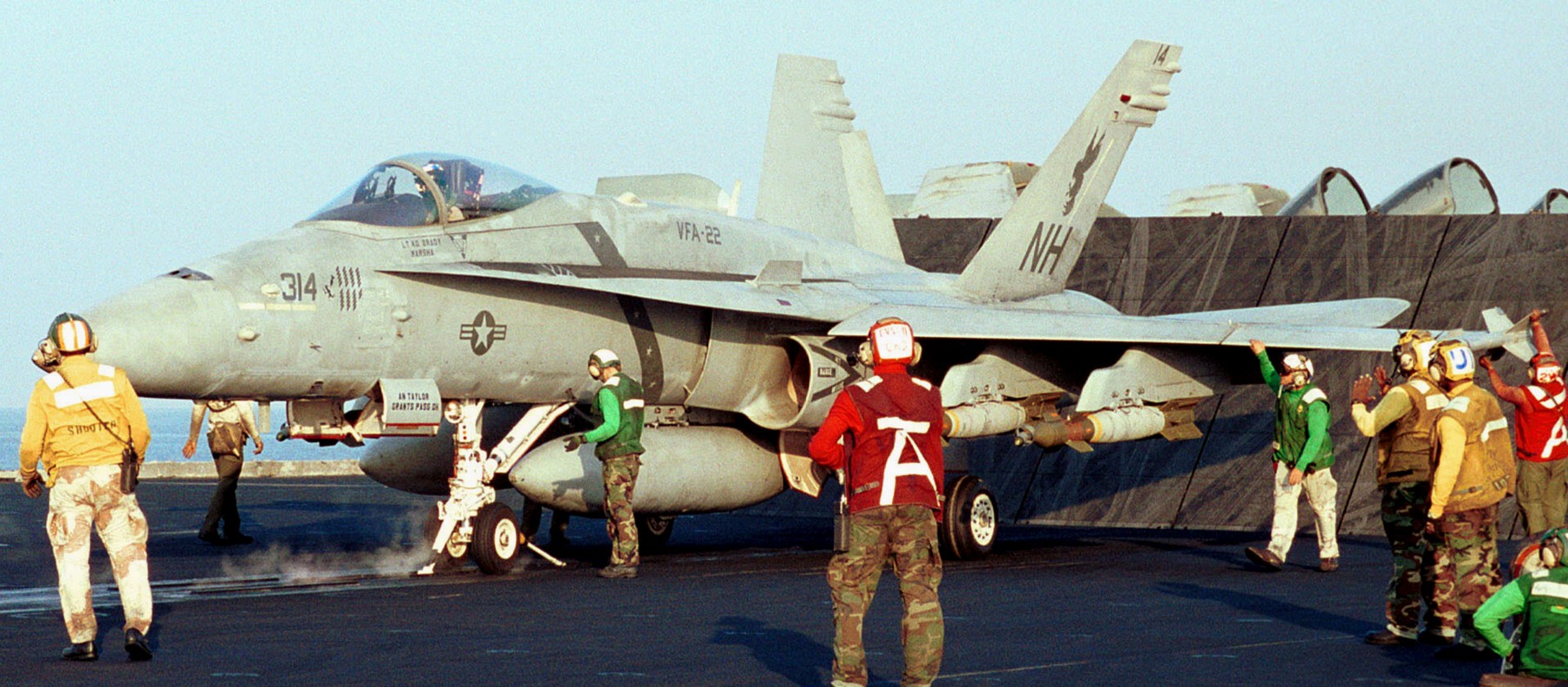 vfa-22 fighting redcocks strike fighter squadron f/a-18c hornet cvn-70 uss carl vinson cvw-9 us navy 02