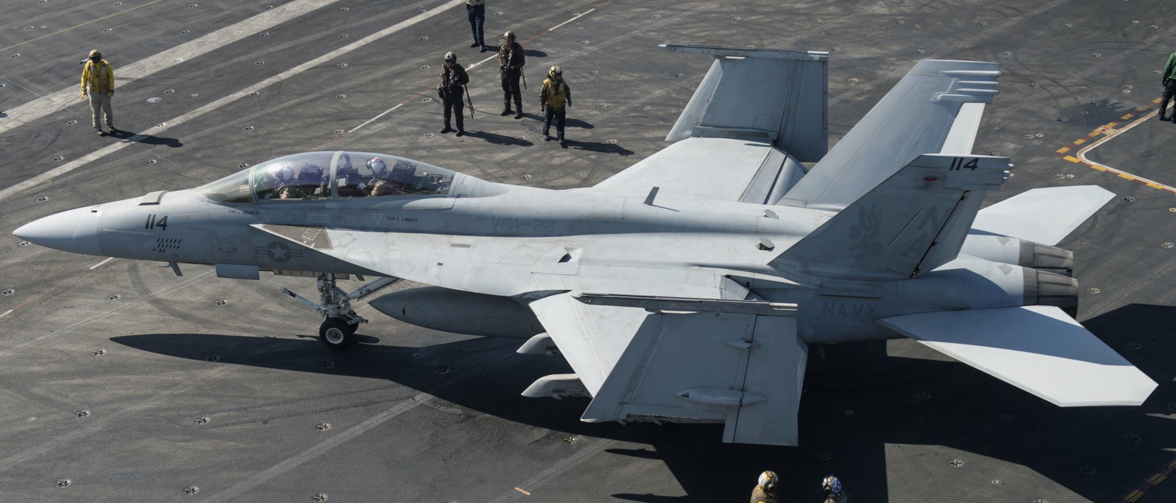 vfa-22 fighting redcocks strike fighter squadron f/a-18f super hornet cvn-70 uss carl vinson cvw-17 us navy 42