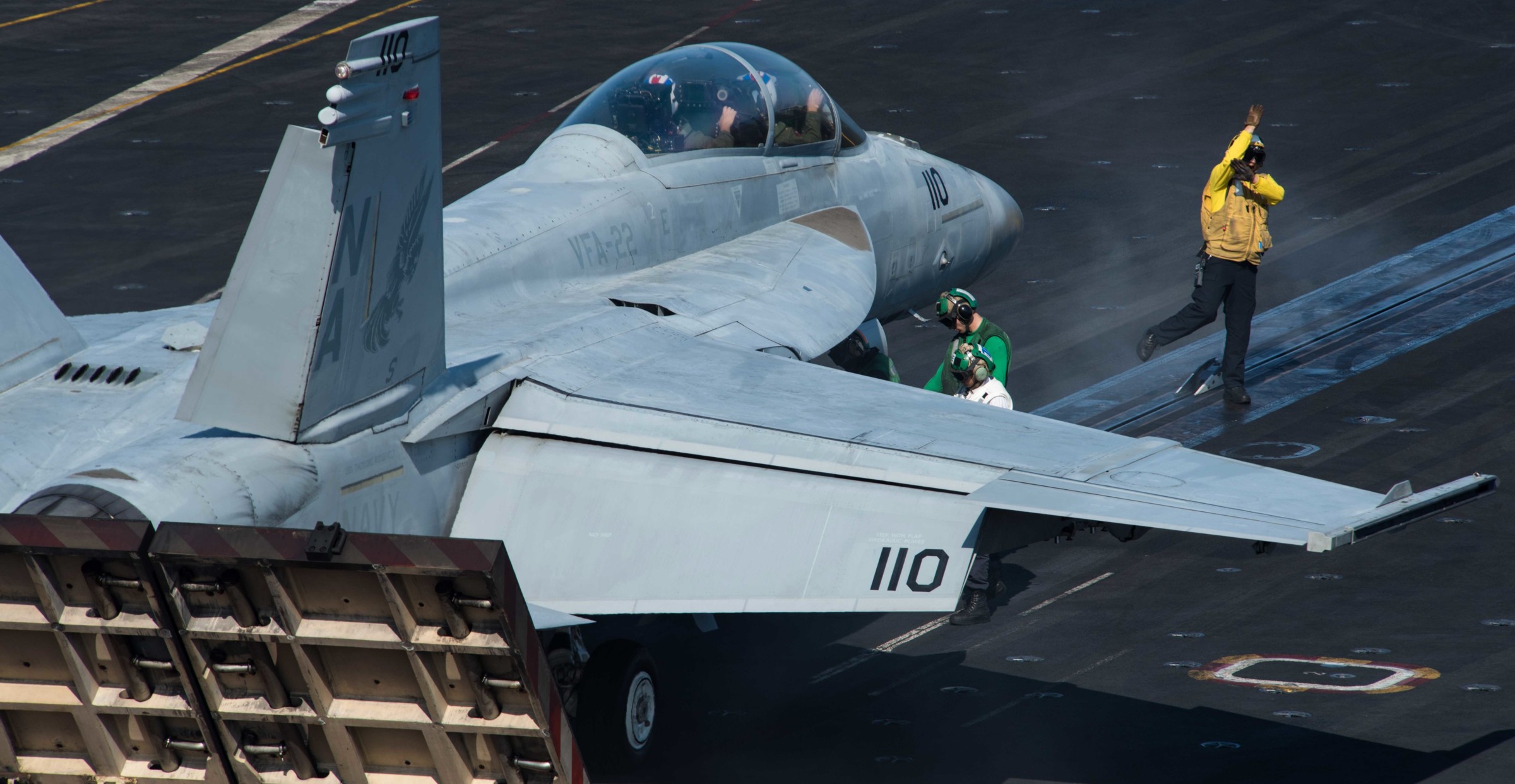 vfa-22 fighting redcocks strike fighter squadron f/a-18f super hornet cvn-71 uss theodore roosevelt cvw-17 us navy 51