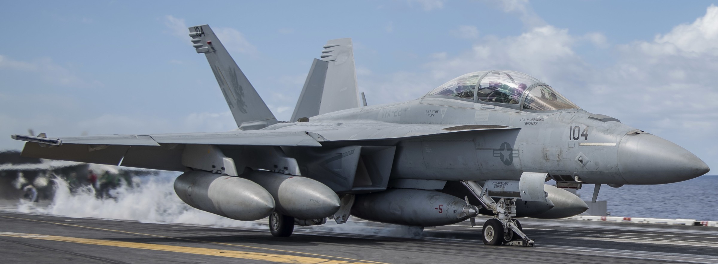 vfa-22 fighting redcocks strike fighter squadron f/a-18f super hornet cvn-71 uss theodore roosevelt cvw-17 us navy 52