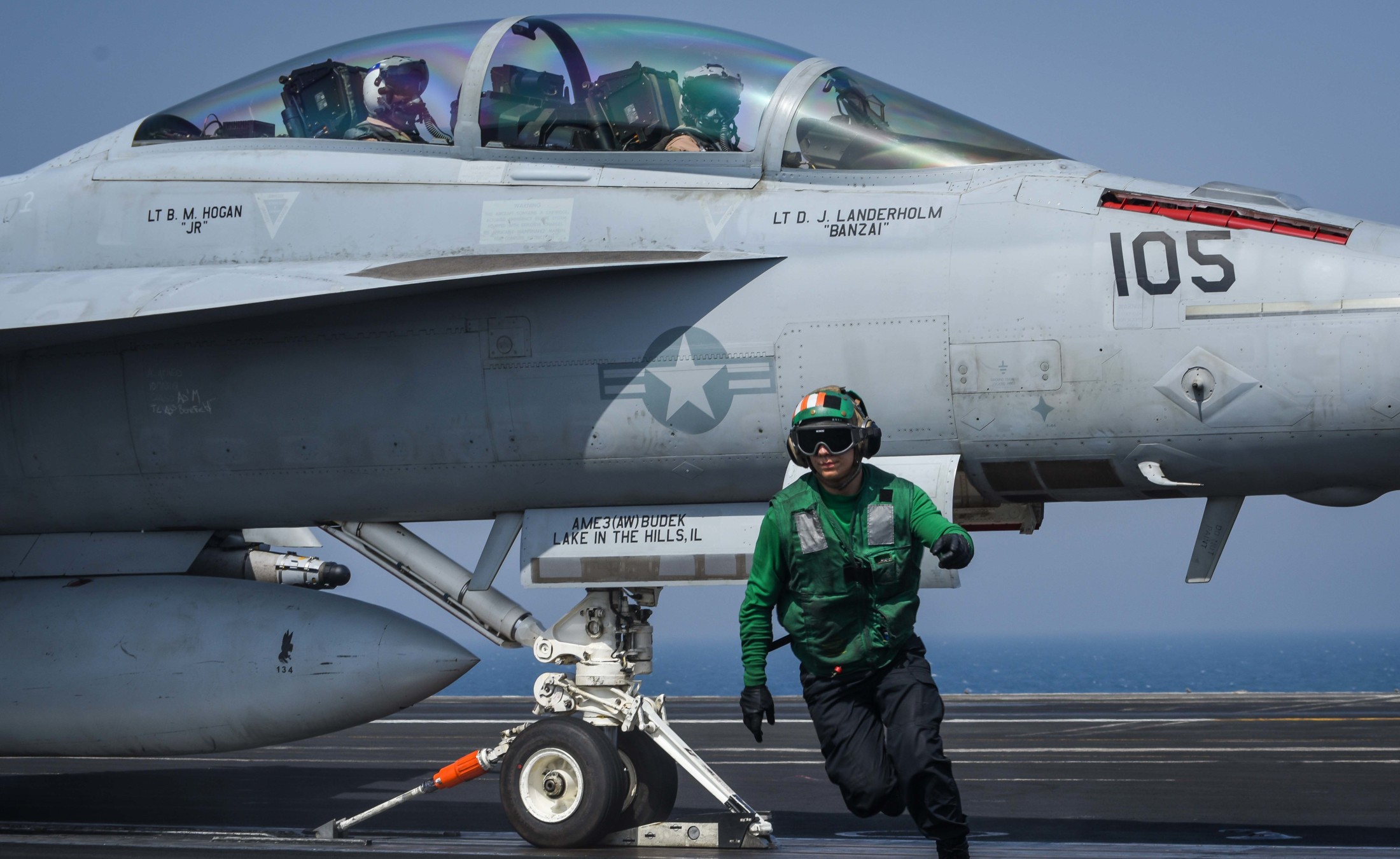 vfa-22 fighting redcocks strike fighter squadron f/a-18f super hornet cvn-71 uss theodore roosevelt cvw-17 us navy 61