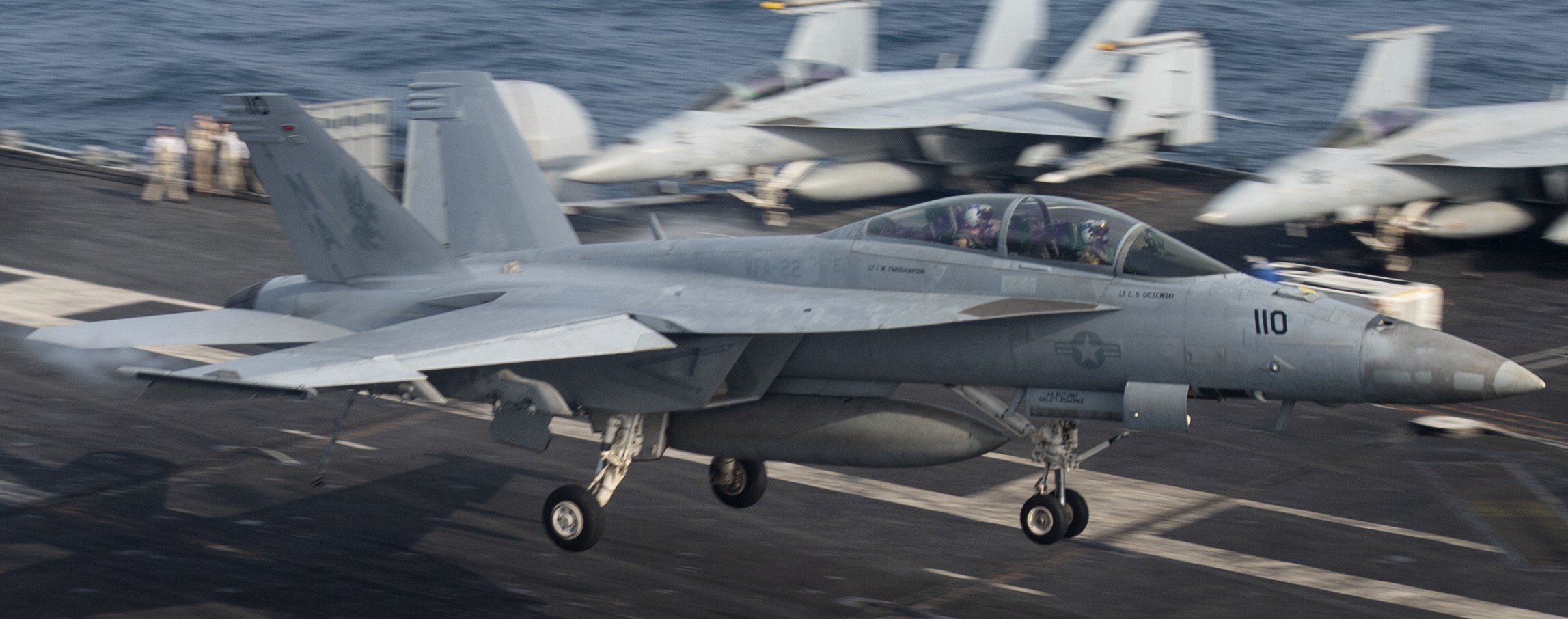 vfa-22 fighting redcocks strike fighter squadron f/a-18f super hornet cvn-68 uss nimitz cvw-17 us navy 72