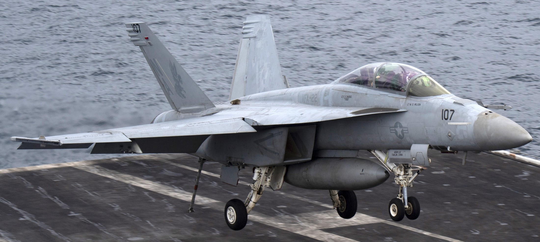 vfa-22 fighting redcocks strike fighter squadron f/a-18f super hornet cvn-68 uss nimitz cvw-17 us navy 85