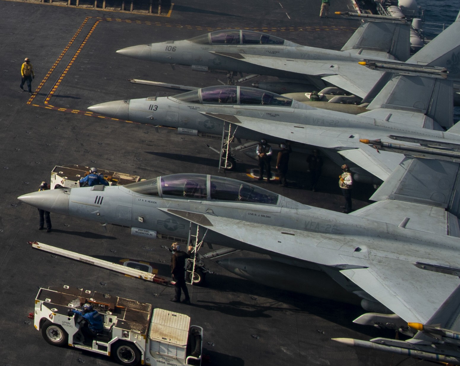 vfa-22 fighting redcocks strike fighter squadron f/a-18f super hornet cvn-68 uss nimitz cvw-17 us navy 88