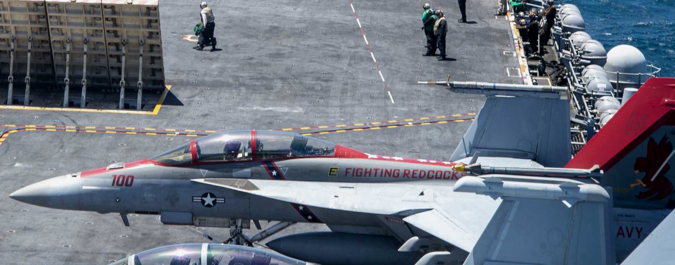 vfa-22 fighting redcocks strike fighter squadron f/a-18f super hornet cvn-68 uss nimitz cvw-17 us navy 102